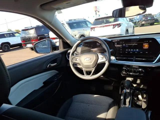 2025 Chevrolet Trax FWD LT