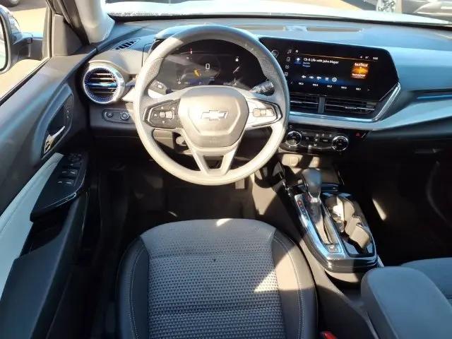 2025 Chevrolet Trax FWD LT