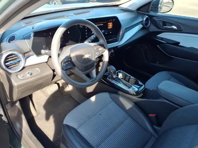 2025 Chevrolet Trax FWD LT