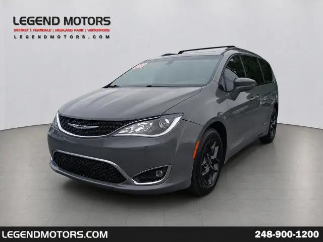 2020 Chrysler Pacifica Limited for sale in Waterford, MI