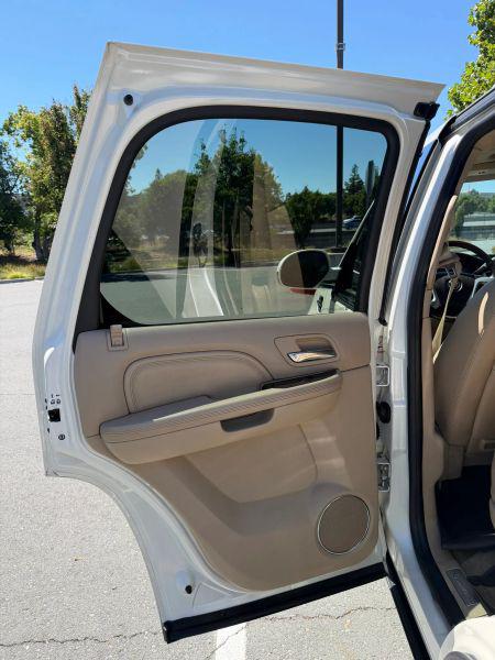 2011 Cadillac Escalade Premium