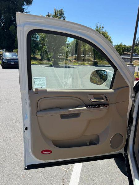 2011 Cadillac Escalade Premium