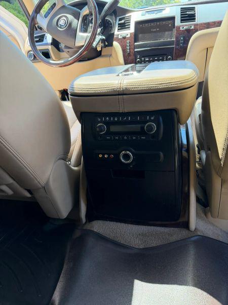 2011 Cadillac Escalade Premium