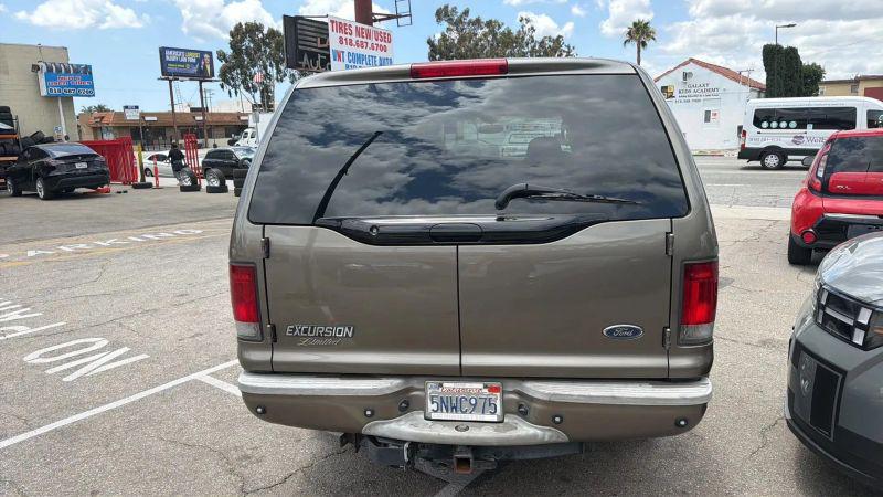 2005 Ford Excursion Limited