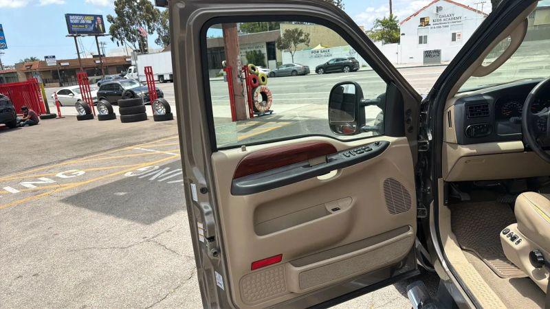 2005 Ford Excursion Limited