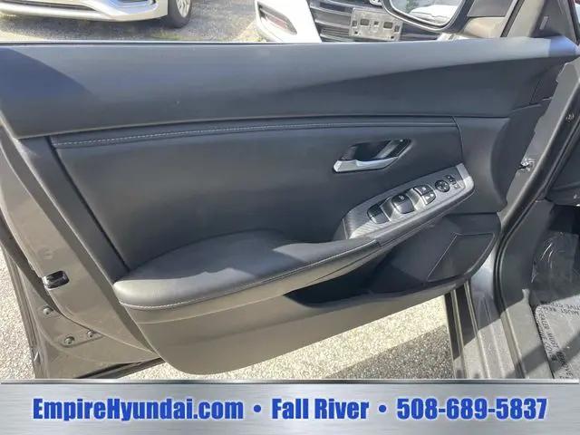 2024 Nissan Sentra SV Xtronic CVT