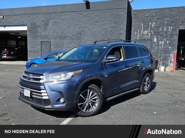 2017 Toyota Highlander XLE for sale in Valencia, CA