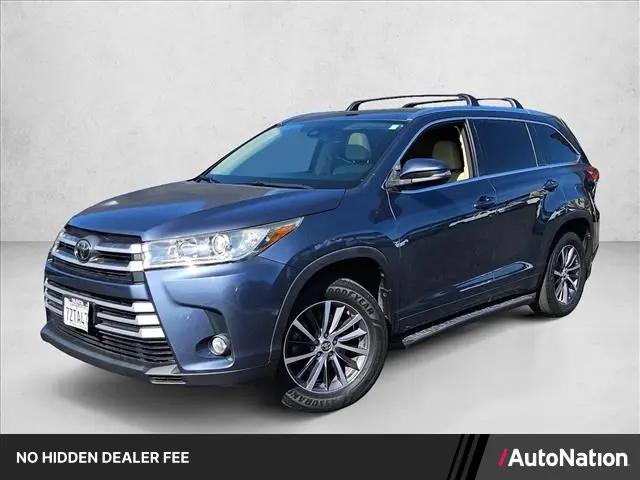 2017 Toyota Highlander XLE for sale in Valencia, CA