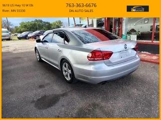 2015 Volkswagen Passat 1.8T SE