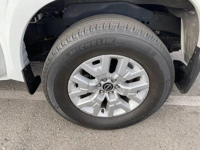 2023 Nissan Frontier Crew Cab SV 4x2