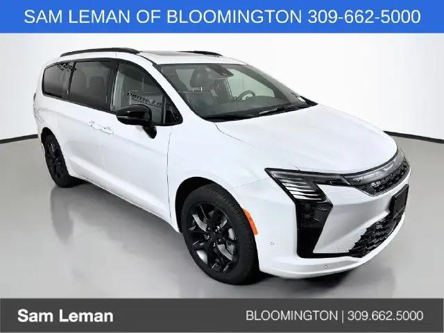 2027 Chrysler Pacifica Limited AWD for sale in Bloomington, IL