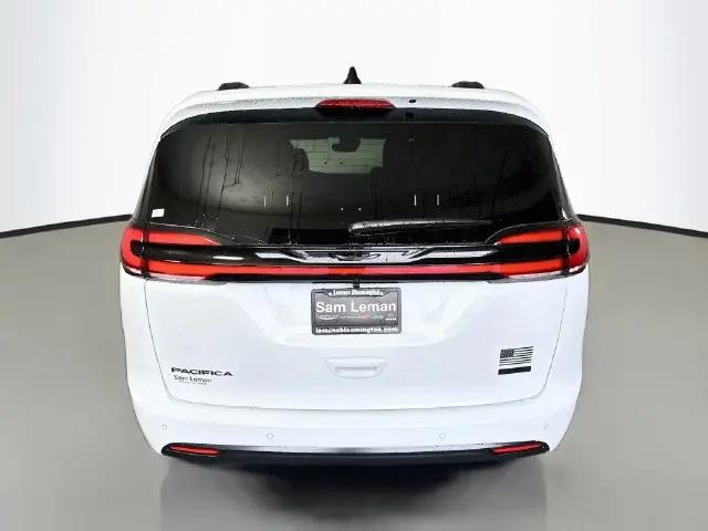 2027 Chrysler Pacifica Select AWD