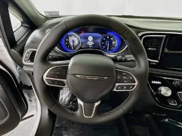 2027 Chrysler Pacifica Select AWD