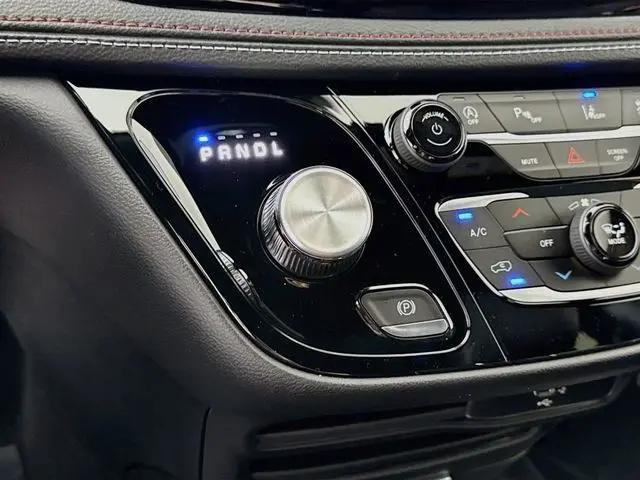 2027 Chrysler Pacifica Select AWD