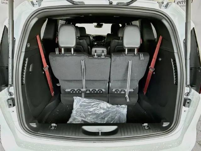 2027 Chrysler Pacifica Select AWD