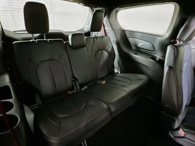 2027 Chrysler Pacifica Select AWD