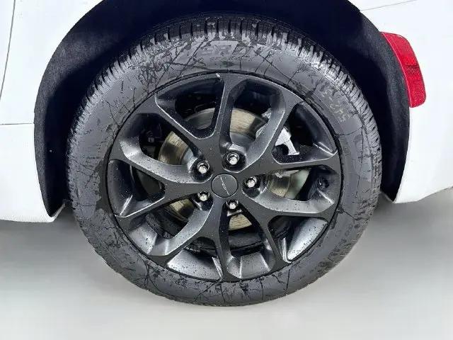 2027 Chrysler Pacifica Select AWD