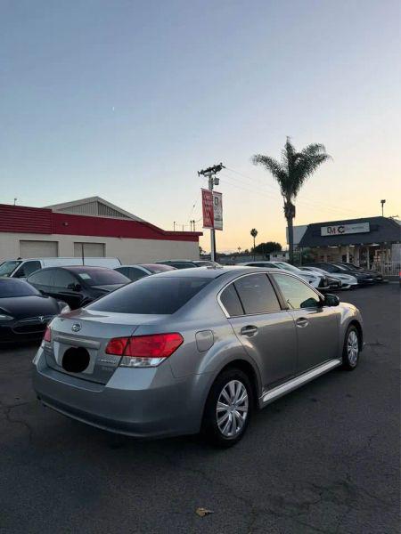 2011 Subaru Legacy 2.5i