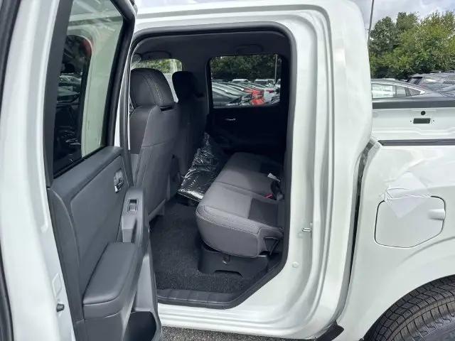 2027 Nissan Frontier SV