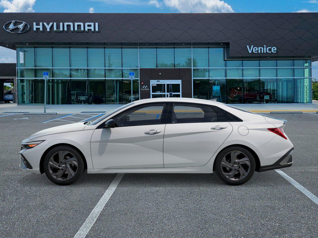 2026 Hyundai ELANTRA SEL Sport Plus - Image 3
