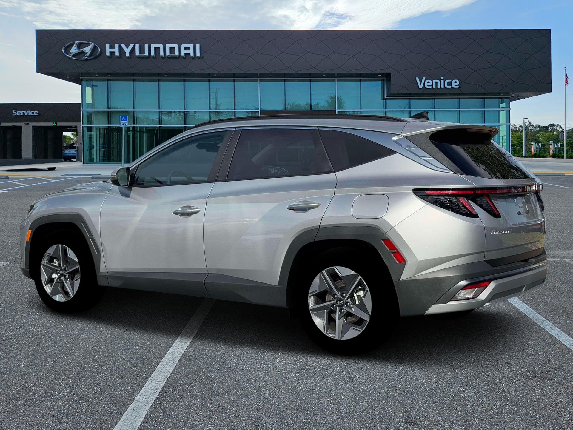 2026 Hyundai TUCSON SEL Premium FWD - Image 4