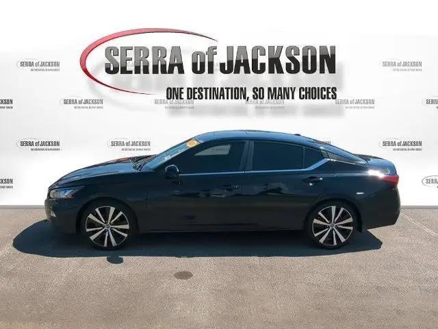 2021 Nissan Altima SR FWD
