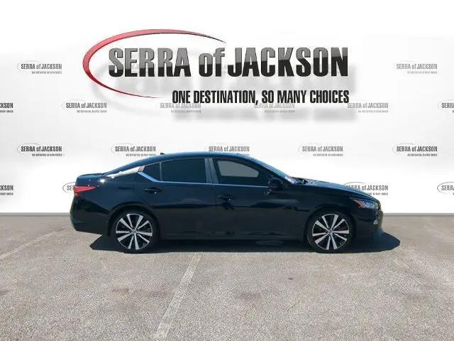 2021 Nissan Altima SR FWD