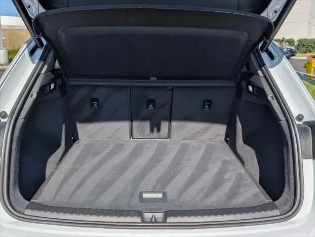 2023 Audi e-tron Premium Plus 40 RWD