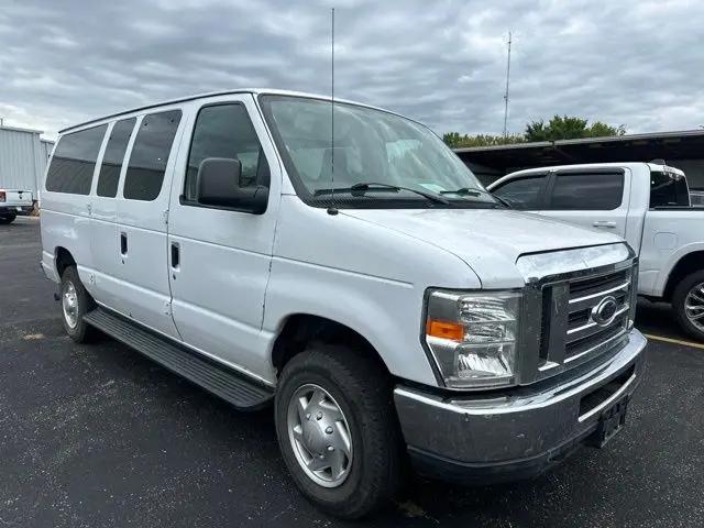 2013 Ford E-350 Super Duty XLT