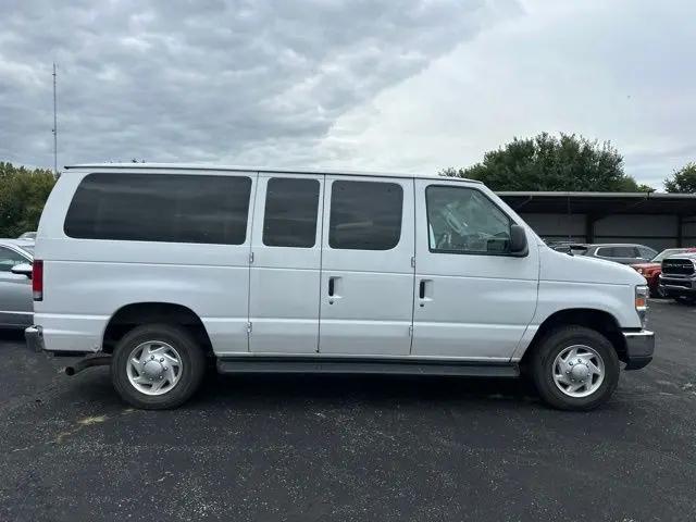 2013 Ford E-350 Super Duty XLT