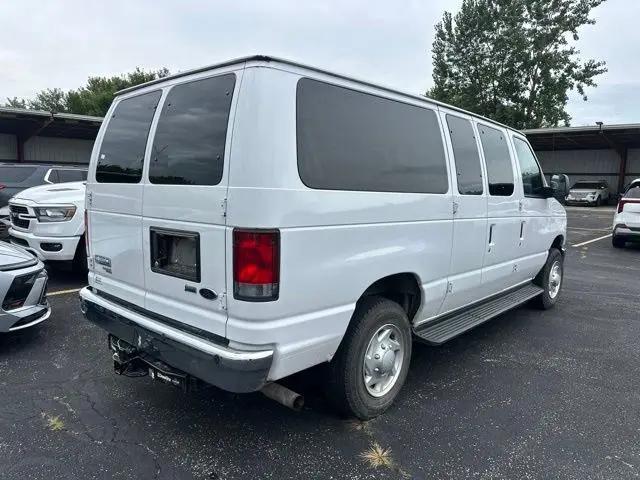 2013 Ford E-350 Super Duty XLT