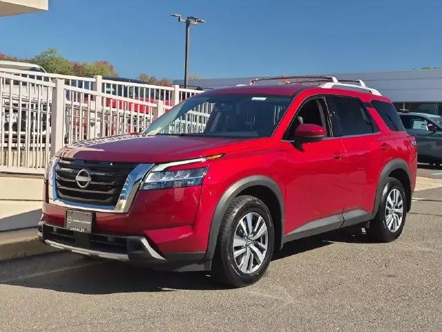 2023 Nissan Pathfinder SL 4WD