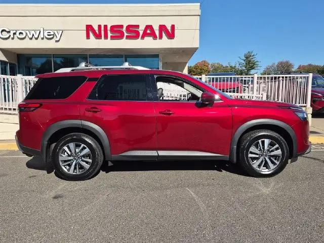 2023 Nissan Pathfinder SL 4WD
