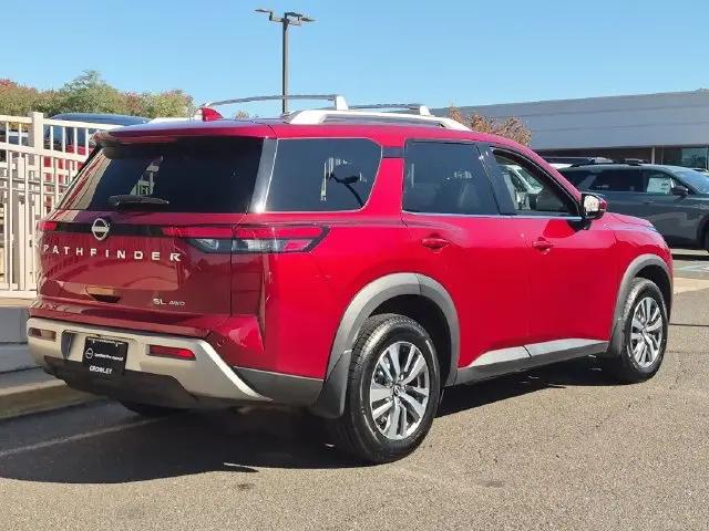 2023 Nissan Pathfinder SL 4WD