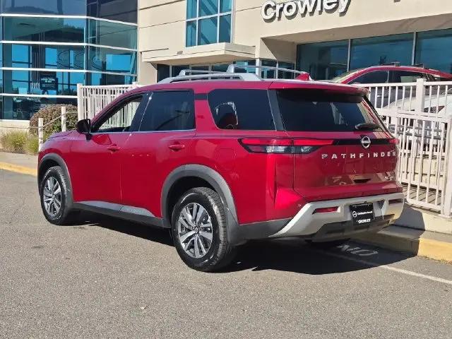 2023 Nissan Pathfinder SL 4WD