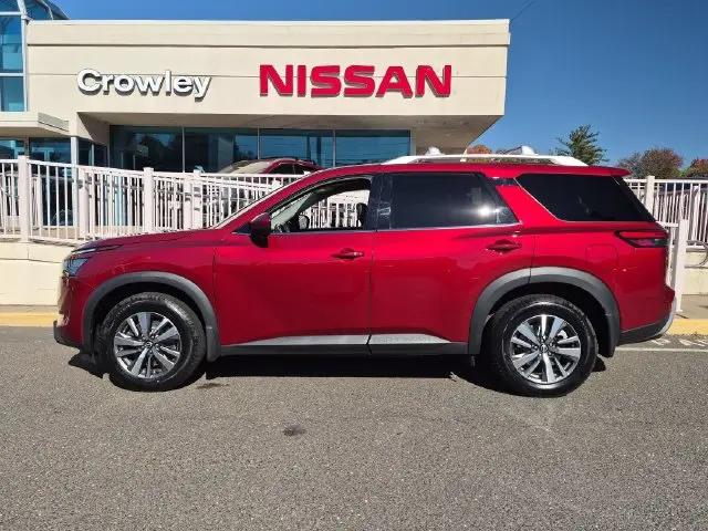 2023 Nissan Pathfinder SL 4WD