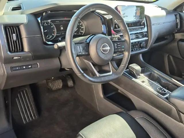 2023 Nissan Pathfinder SL 4WD