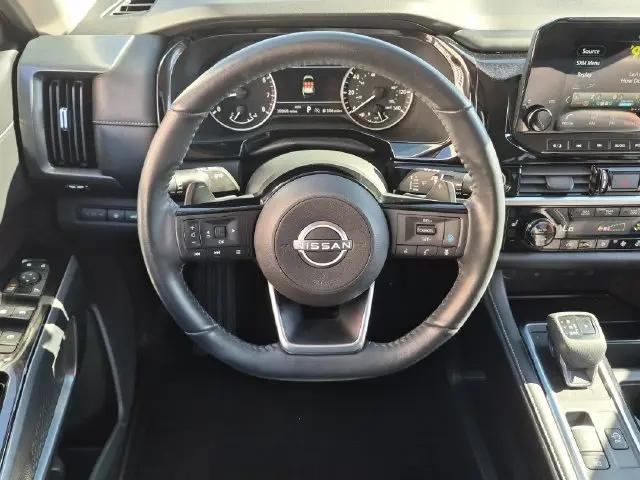 2023 Nissan Pathfinder SL 4WD
