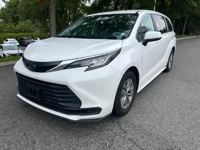 2022 Toyota Sienna LE for sale in Ramsey, NJ