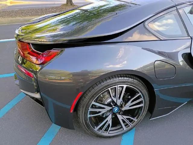 2015 BMW i8 Coupe