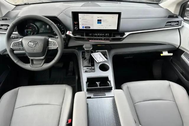 2026 Toyota Sienna XLE