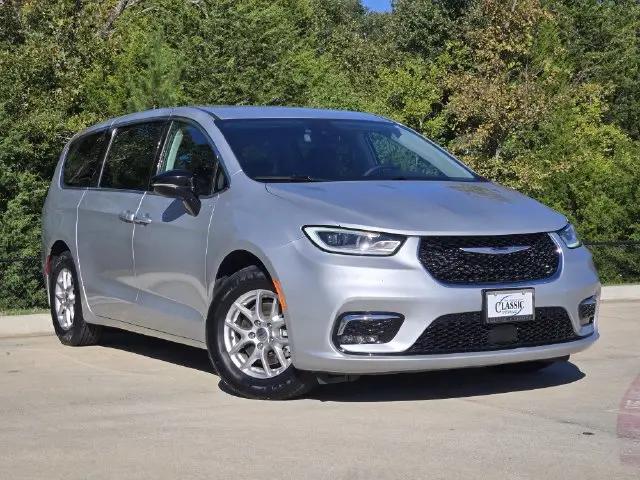 2024 Chrysler Pacifica Touring L for sale in Denison, TX