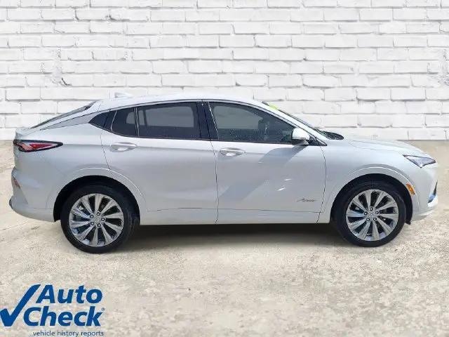 2024 Buick NV Avenir FWD