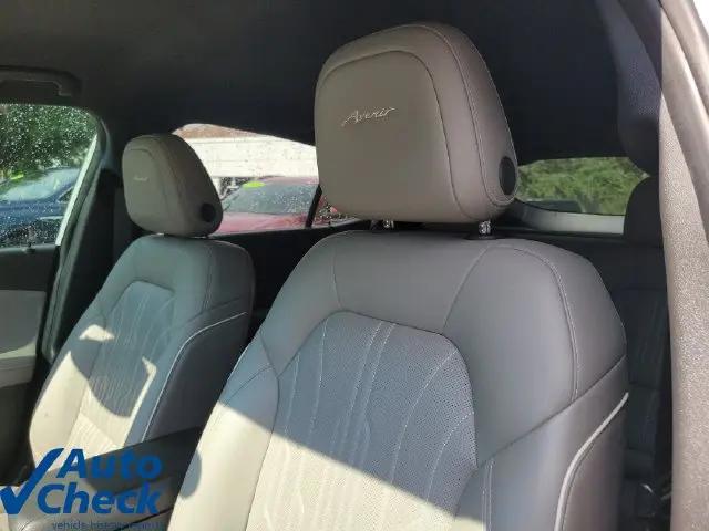 2024 Buick NV Avenir FWD
