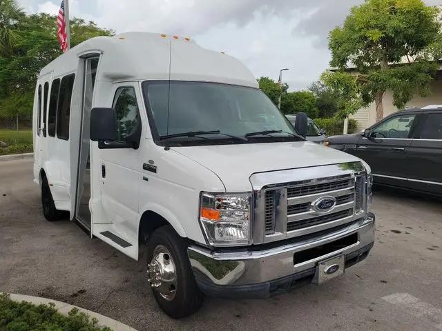 2012 Ford E-350 Cutaway E-350