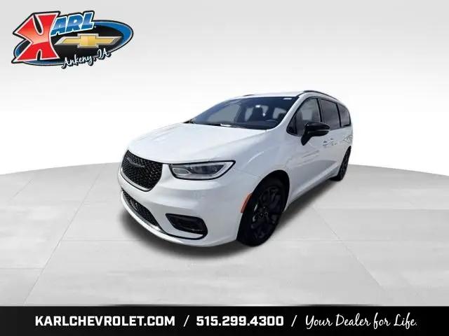 2025 Chrysler Pacifica Limited for sale in Ankeny, IA