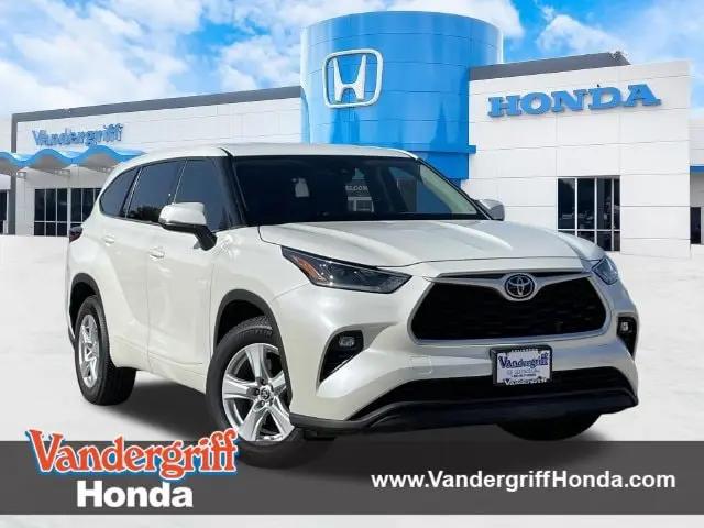 2021 Toyota Highlander LE for sale in Arlington, TX