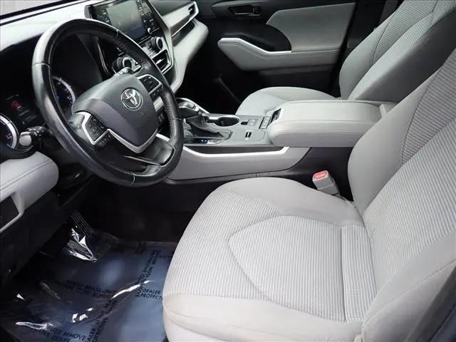 2022 Toyota Highlander Hybrid LE