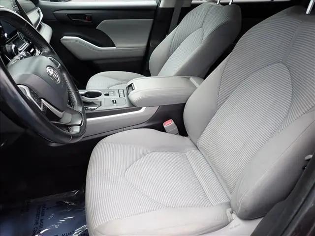 2022 Toyota Highlander Hybrid LE