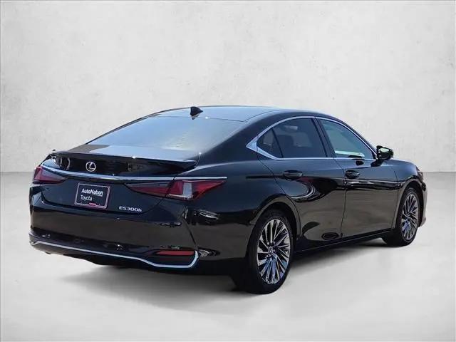 2024 Lexus ES 300h Luxury